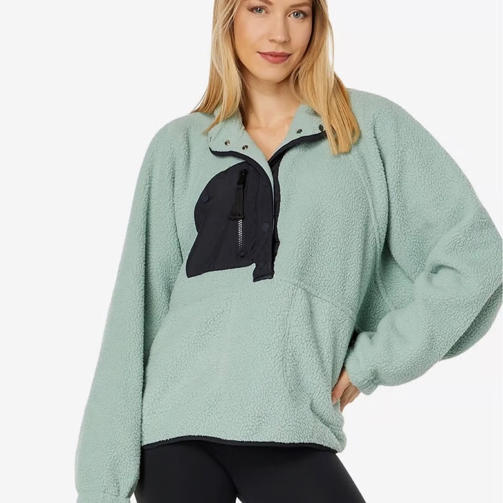 Free People Movement Hit The Slopes Pull Over Size Large